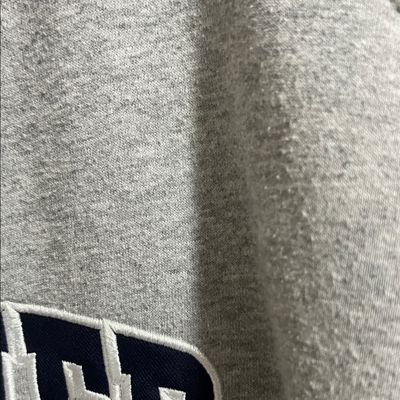 NHL Vancouver Canucks Gray and Black Hoodie - Picture 4 of 11